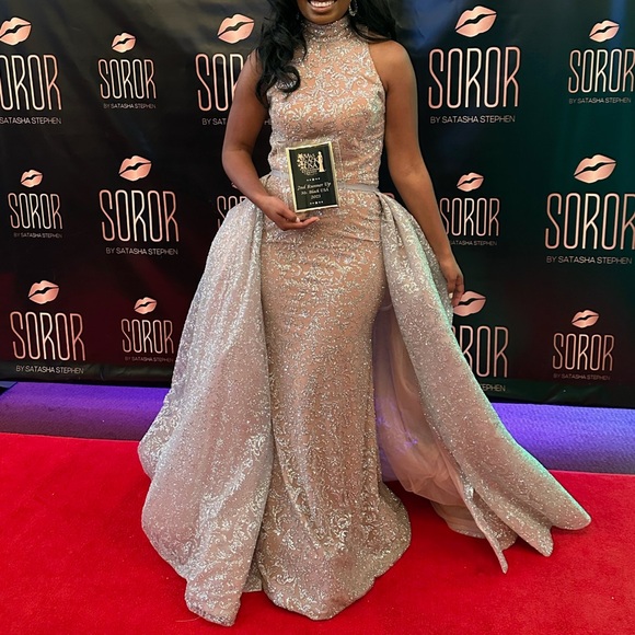 Portia and Scarlett Dress Silver Gown - Picture 5 of 6